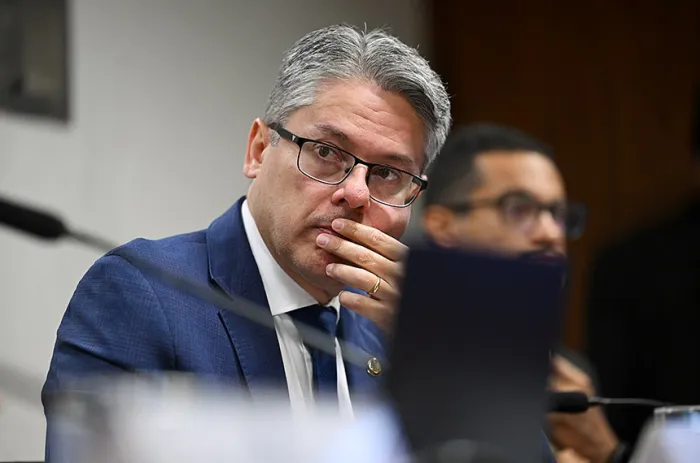 Relator da CPI do Crime Organizado, Alessandro Vieira sugere alterações legais e pede indiciamento de três ministros do Supremo Tribunal Federal, além do procurador-geral da República - Foto: Saulo Cruz/Agência Senado