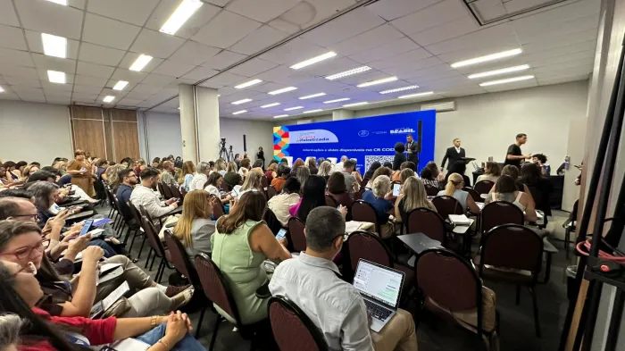Educação de Lauro de Freitas participa de encontro nacional sobre alfabetização em Brasília