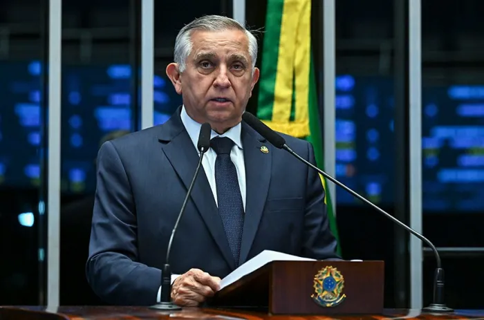 Izalci defende derrubada de veto ao PL da dosimetria e critica penas do 8/1