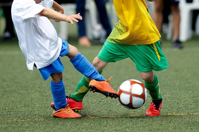 Sancionada pelo presidente Lula, a Lei 15.387, de 2026, obriga clubes de formação de atletas a inscrever seus programas junto ao Conselho Municipal dos Direitos da Criança e do Adolescente - Foto: Maxisport/AdobeStock