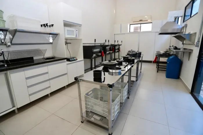 O programa já capacitou mais de 35 mil pessoas em todo o estado, com cursos voltados à alimentação saudável, aproveitamento integral dos alimentos e geração de renda. Foto: Governo SP/Divulgação