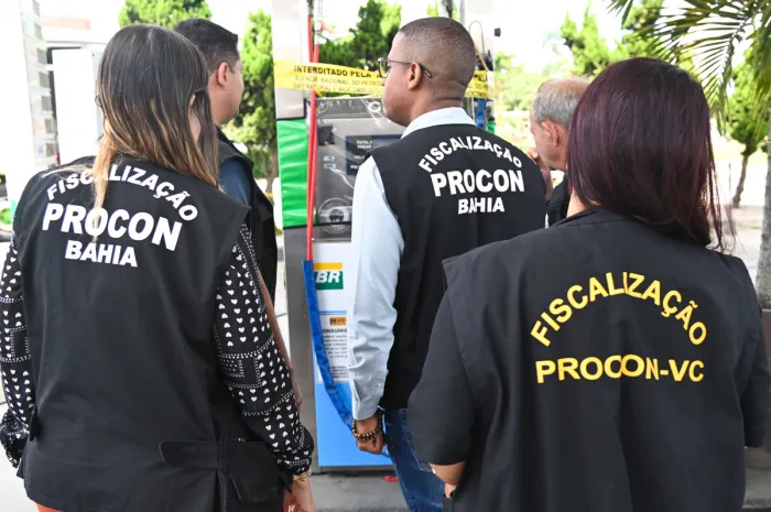 Procon e ANL interditam três bicos de GNV por pressão irregular em posto de combustível de Vitória da Conquista