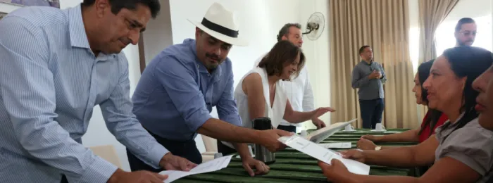 Governo de Minas entrega títulos de regularização fundiária a 117 famílias de agricultores de Turmalina