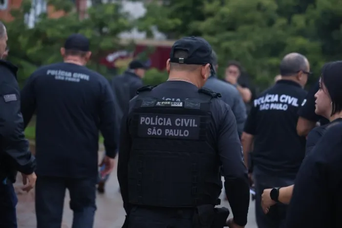 A operação é coordenada por policiais da 1ª Delegacia da Disccpat (Investigações sobre Roubo e Latrocínio)