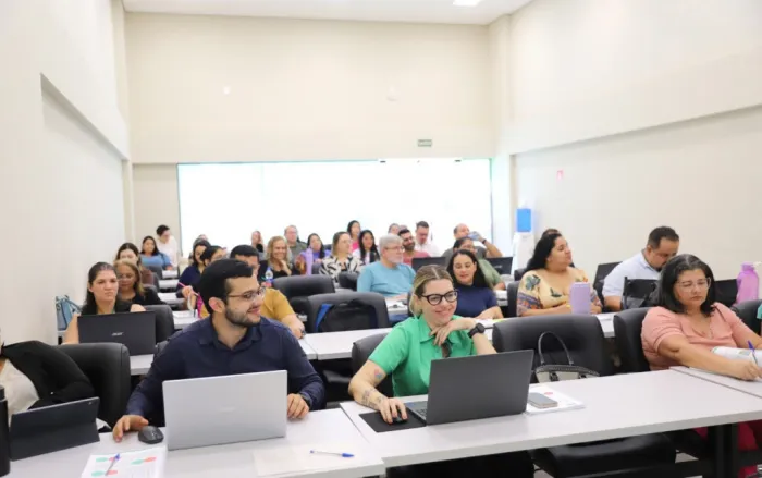 Educação do Acre promove capacitação sobre gestão e fiscalização de contratos administrativos com uso de inteligência artificial