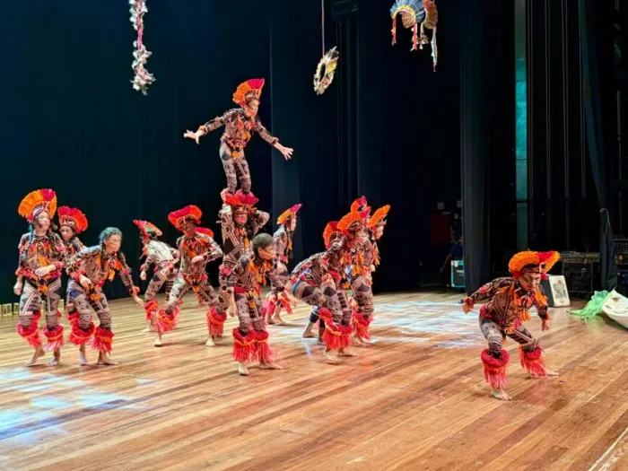 A abertura contou com apresentações de documentários, teatro, dança, música, exposição de artesanato e fotografias