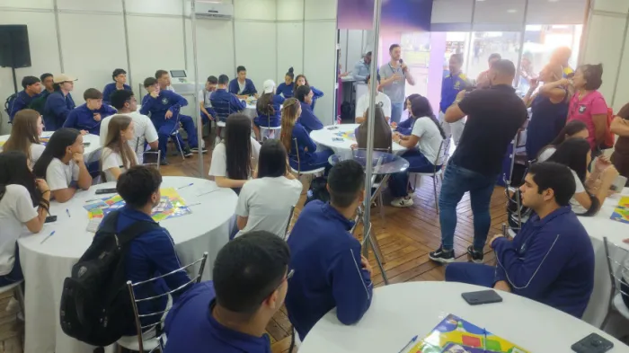 Estudantes participam de atividades na Arena da Cidadania. - Créditos: Eduardo Santana/Alep