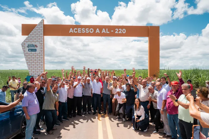 Já são 55 rodovias pavimentadas de acessos a povoados em todos municípios do Estado - Edvan Ferreira - Agência Alagoas