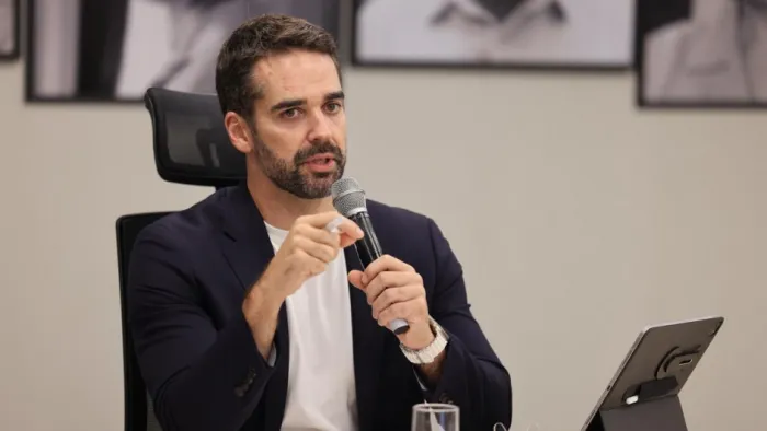 Leite reforça foco e engajamento para avançar na educação e destaca acompanhamento de dados como prioridade -Foto: Cainan Silva/Ascom Seduc