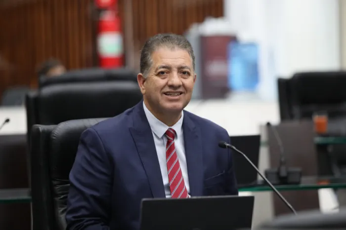 Deputado Cobra Repórter (PSD) propõe homenagem à Diocese de Jacarezinho pelos 100 anos de história