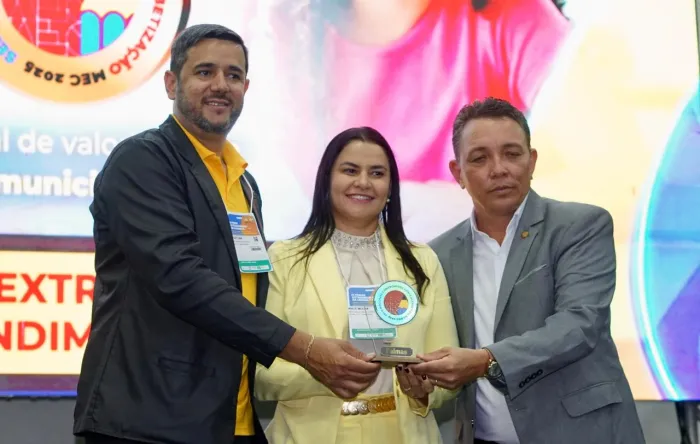 Secretária municipal da Educação, Anice Moura, disse que a conquista é resultado de esforço coletivo da Rede - Crédito da foto: Pedro Barbosa