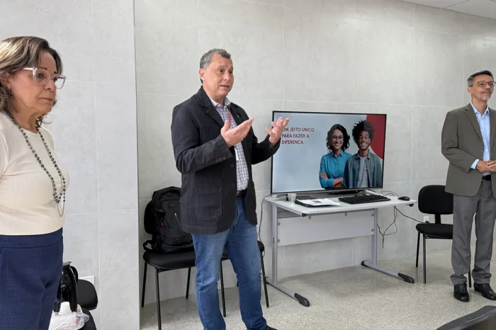 Parceria entre SEDUC e ACBEU fortalece ensino bilíngue em escolas municipais