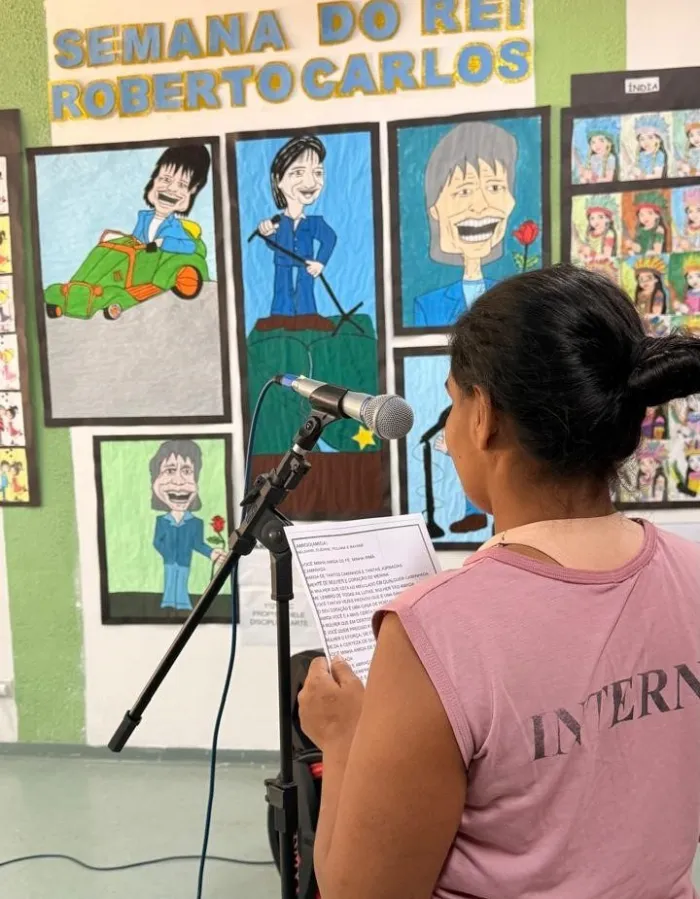 Projeto musical com canções de Roberto Carlos fortalece ensino e autoestima feminina em unidade prisional de Cachoeiro de Itapemirim