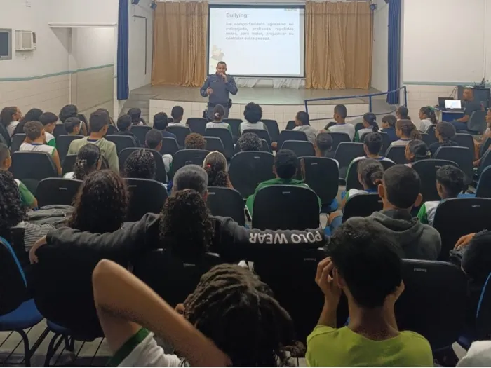 Proerd realiza palestra sobre combate ao bullying em escola da Serra