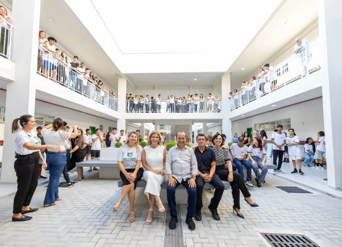 Escola Aderbal Ramos da Silva, em Florianópolis, é inaugurada após oito anos de espera da comunidade
