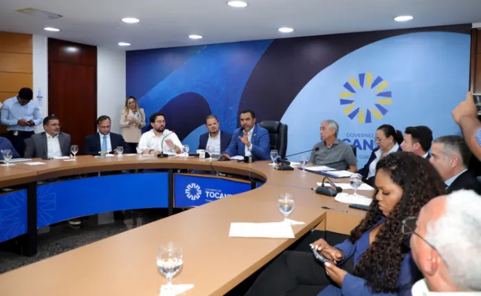 Governador Wanderlei Barbosa concede coletiva no Palácio Araguaia, acompanhado de secretários e equipe técnica, para esclarecer impactos de medidas da Aleto - Foto: Esequias Araujo/Governo do Tocantins