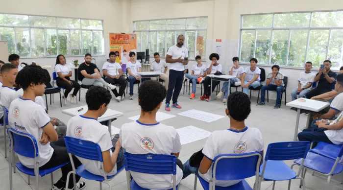 Centro de Educação José Figueiredo Barreto recebe profissionais do Instituto Mapear para oficinas sobre o enfrentamento ao machismo