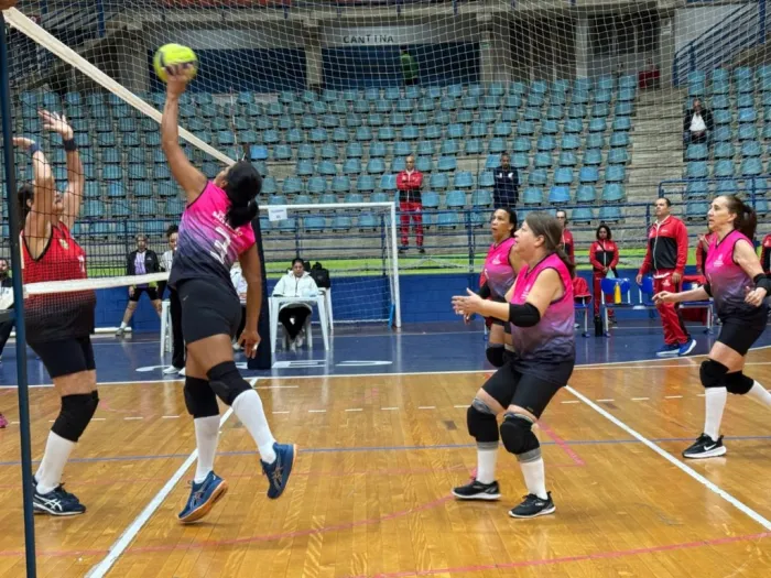 As modalidades são atletismo, basquete 3×3, bocha, buraco, coreografia, damas, dança de salão, dominó, malha, natação, tênis, tênis de mesa, truco, voleibol adaptado e xadrez. Foto: Edson Sousa