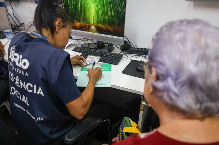 CadMóvel Carioca completa um ano de atendimentos à população com ação na Fiocruz