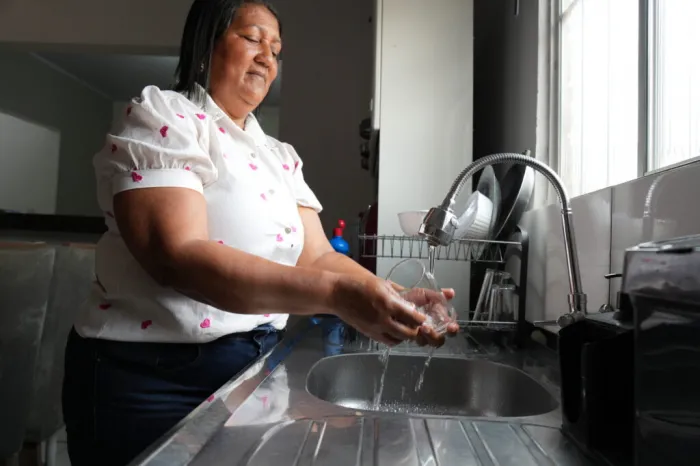 Piauí lidera no Nordeste com 90,6% dos domicílios recebendo água diariamente