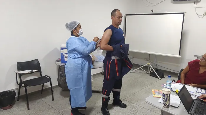 Trabalhadores da saúde fazem parte do público-alvo da campanha contra a doença - Arnaldo Santtos / Ascom Samu