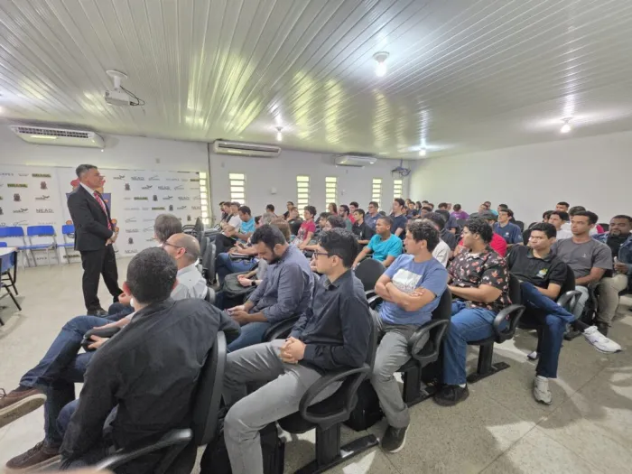 Uespi orienta comunidade acadêmica sobre inscrições no Programa Piauí para o Mundo 2026