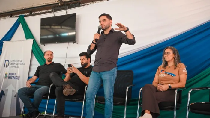 Gabriel também destacou os investimentos realizados pelo Estado em Três Passos, com impactos diretos na vida da população -Foto: Rodrigo Ziebell/Ascom GVG