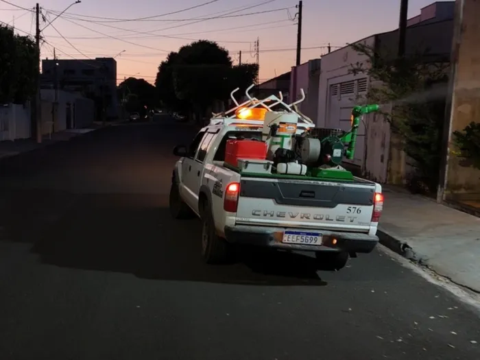 Mais seis bairros de Araçatuba recebem nebulização veicular contra o mosquito Aedes aegypti