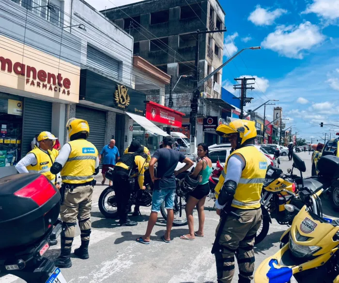 Agentes de proximidade do Ronda no Bairro foram acionados pela equipe da SMTT de Rio - Guarnição Operacional