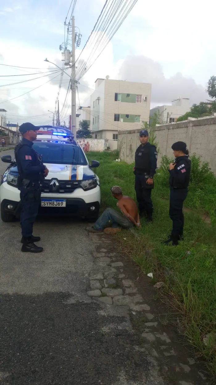 Guarda Civil Metropolitana age rápido e impede furto de materiais em obra de escola municipal no bairro de Gramame