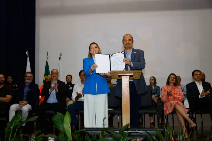 Governo de Minas transfere capital para Uberaba e assina acordo de cooperação para fortalecer projeto Farmácia Viva na cidade