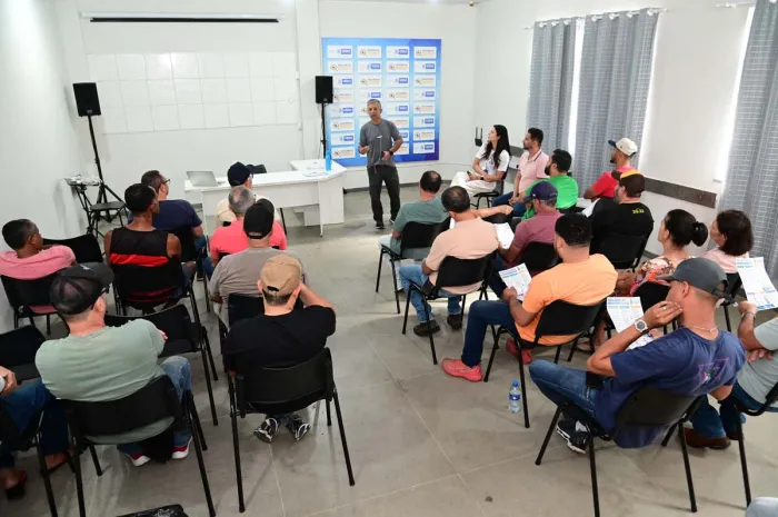 Vigilância Sanitária inicia processo de emissão do alvará sanitário para estabelecimentos do Mercadão