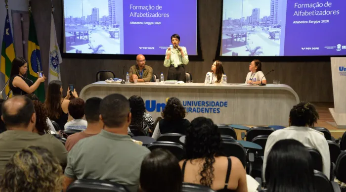 Programa Alfabetiza Sergipe inicia atividades pedagógicas do ano letivo com formação de educadores