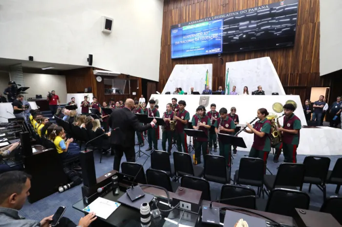 Solenidade ocorreu no Plenário da Casa na manhã desta quinta-feira (23). - Créditos: Valdir Amaral/Alep