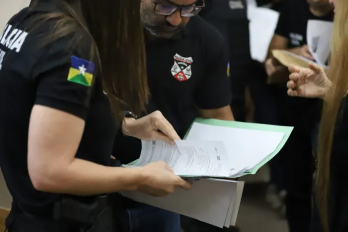 A operação tem como objetivo desarticular organização criminosa responsável pela movimentação de mais de 1,5 tonelada de entorpecentes