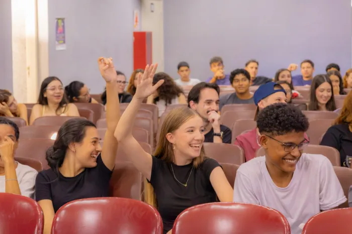 Cursinho Popular realiza evento de apresentação para o público