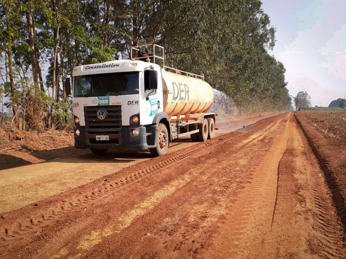  O DER atua na conservação de estradas estaduais para garantir o escoamento da produção e transporte (Foto: Governo de Rondônia)