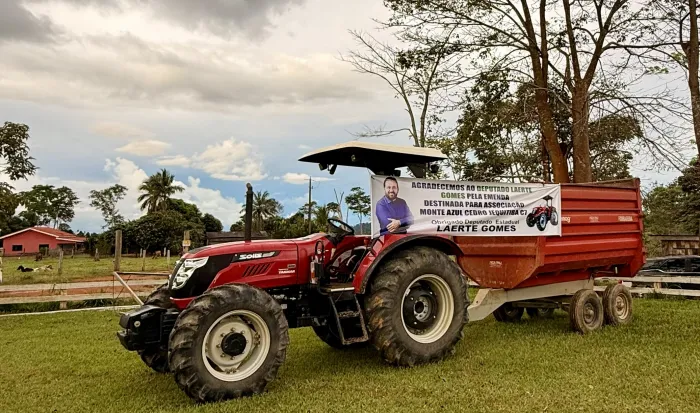  Associação Monte Azul recebe trator para impulsionar a agricultura familiar (Foto: Assessoria Parlamentar)