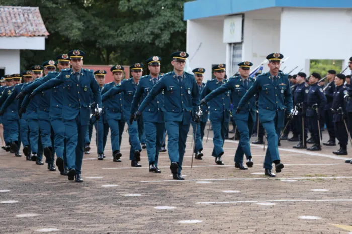 Ao todo, foram promovidos 24 aspirantes a oficial, 8 capitães ao posto de major, 2 tenentes a capitão e 1 praça à graduação de subtenente, além da concessão de 194 medalhas por tempo de serviço