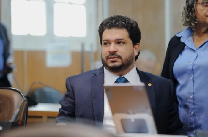 Dr. Joel apresenta projeto para obrigar registro de origem de cobre e coibir comércio ilegal