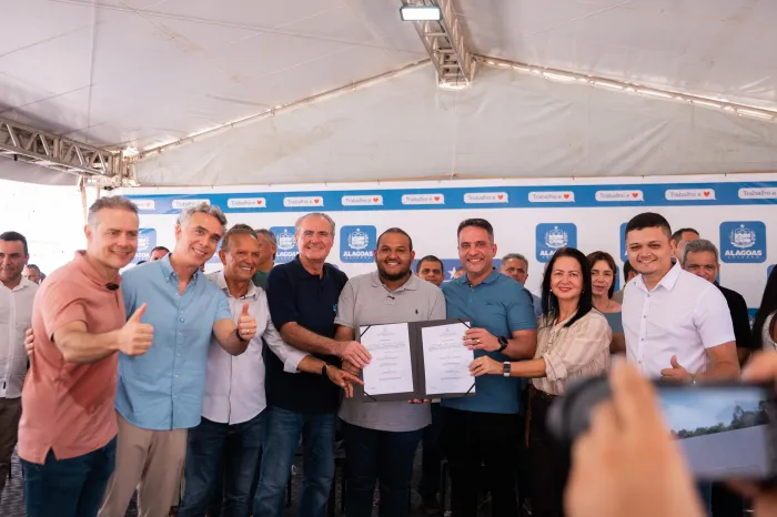 Paulo Dantas fez as entregas durante as comemorações de Emancipação Política do município - Pei Fon/ Agência Alagoas