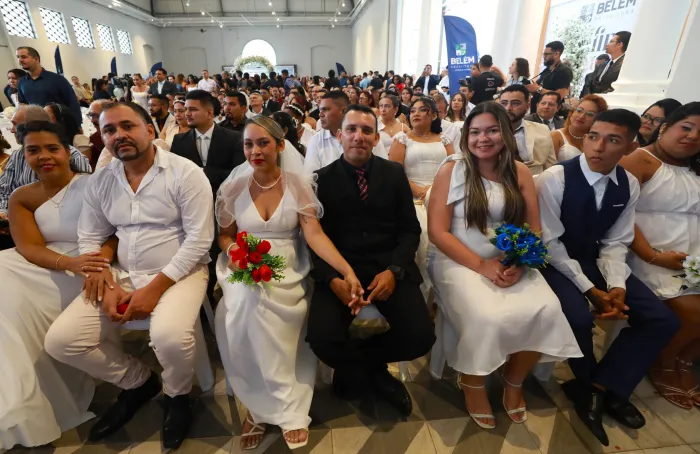 Prefeitura oficializa união de 108 casais em Casamento Comunitário
