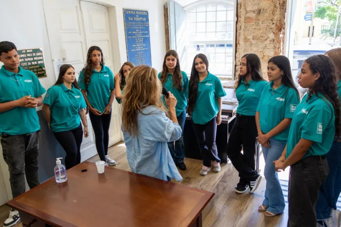 Parlamento Jovem participa de visita do Educâmara e percorre espaços históricos do Legislativo