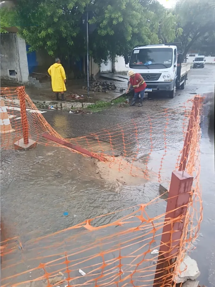 Seinfra intensifica serviços de manutenção na rede de drenagem para evitar transtornos causados pelas chuvas