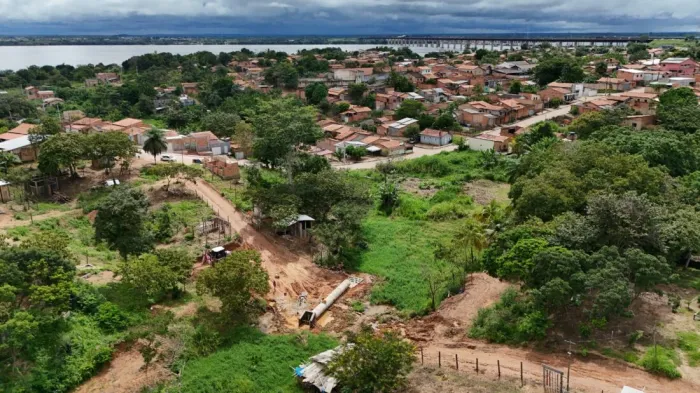 Obras: Sevop realiza serviços de drenagem na Folha 08