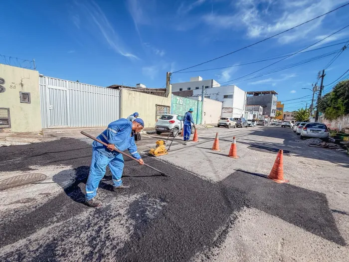 Operação Buraco Zero intensifica a recuperação da malha viária em ruas do Centro e Areia Branca