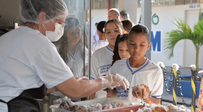 Programa Barriguinha Cheia fortalece acolhimento nutricional e beneficia mais de 120 mil estudantes na rede estadual