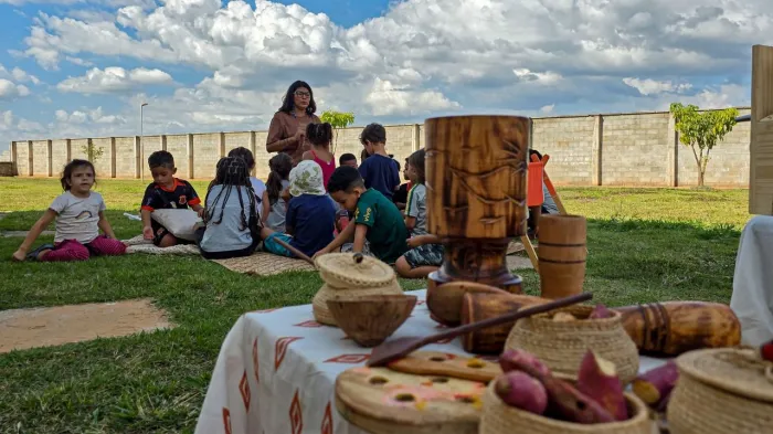Projeto Akauã leva brincadeiras ancestrais para escolas