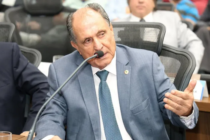 Segurança viária: Zé Teixeira reforça pedido por quebra-molas na Décima Linha