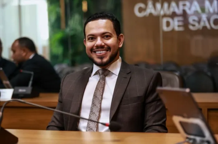 Octávio Soeiro retorna à Câmara e anuncia R$ 500 mil em emendas para APAE de São Luís